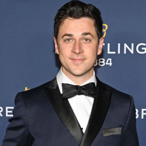 biography David Henrie